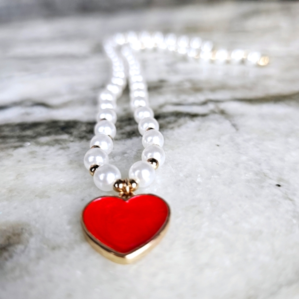 Classic Coquette Heart Pearl Necklace - Picture 2 of 7